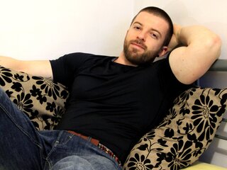 TheBeardedHunk camshow
